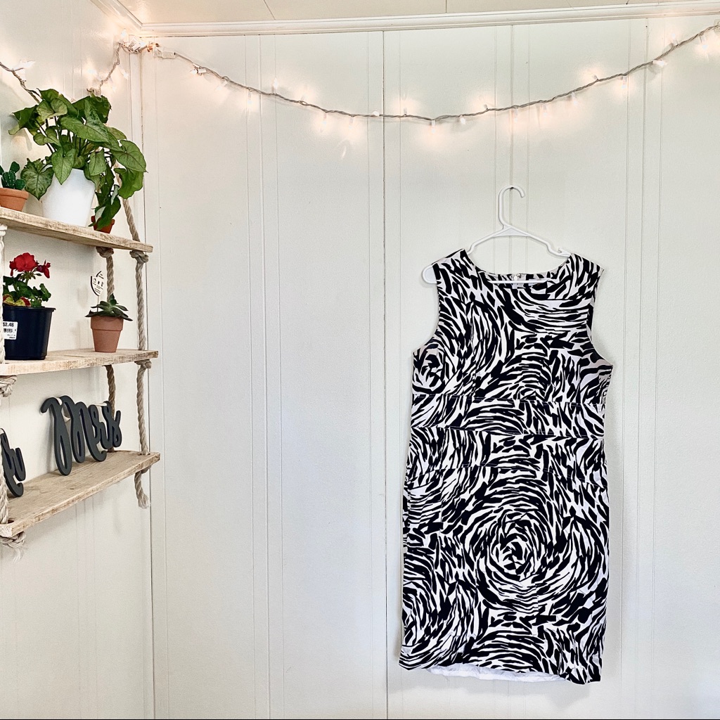 Calvin Klein Black/White Zebra Sheath Dress 16w